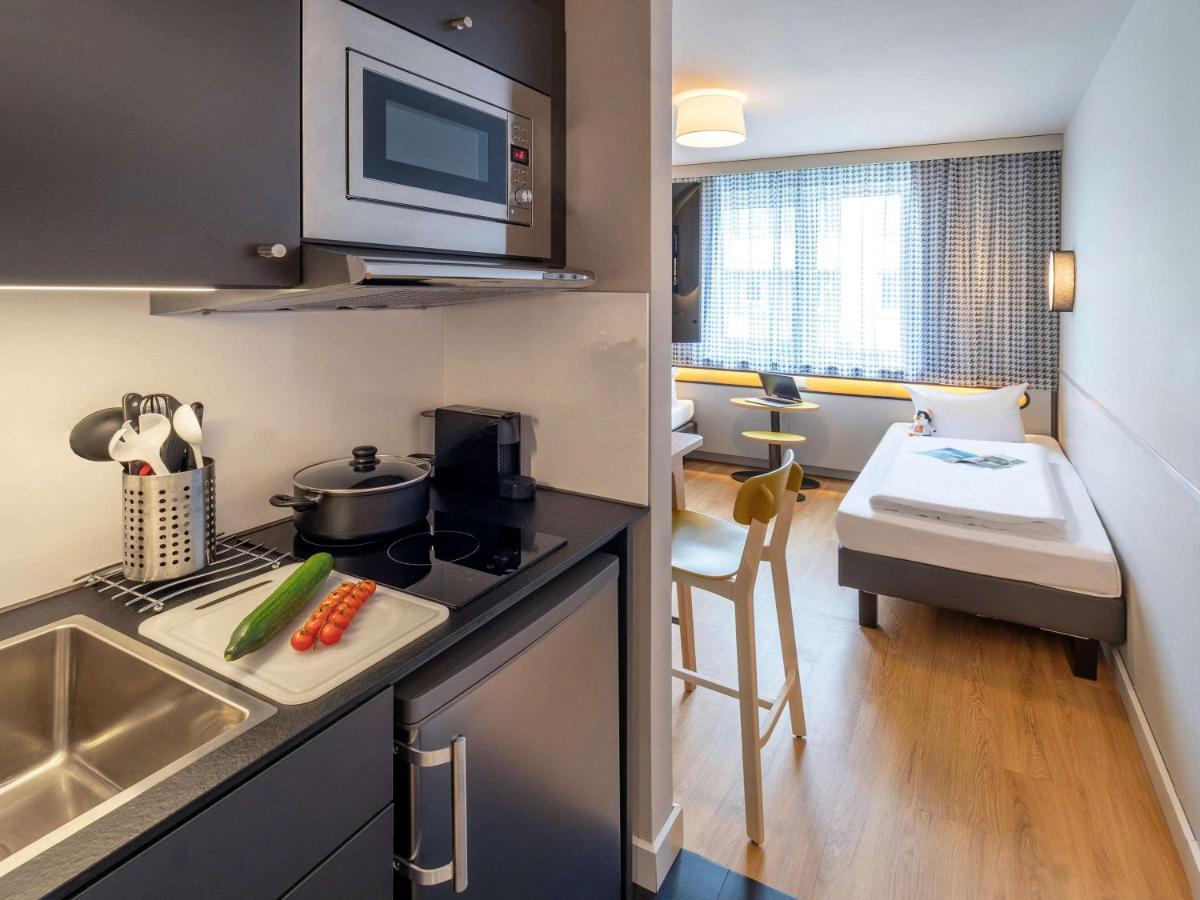 Hotel Adagio Access