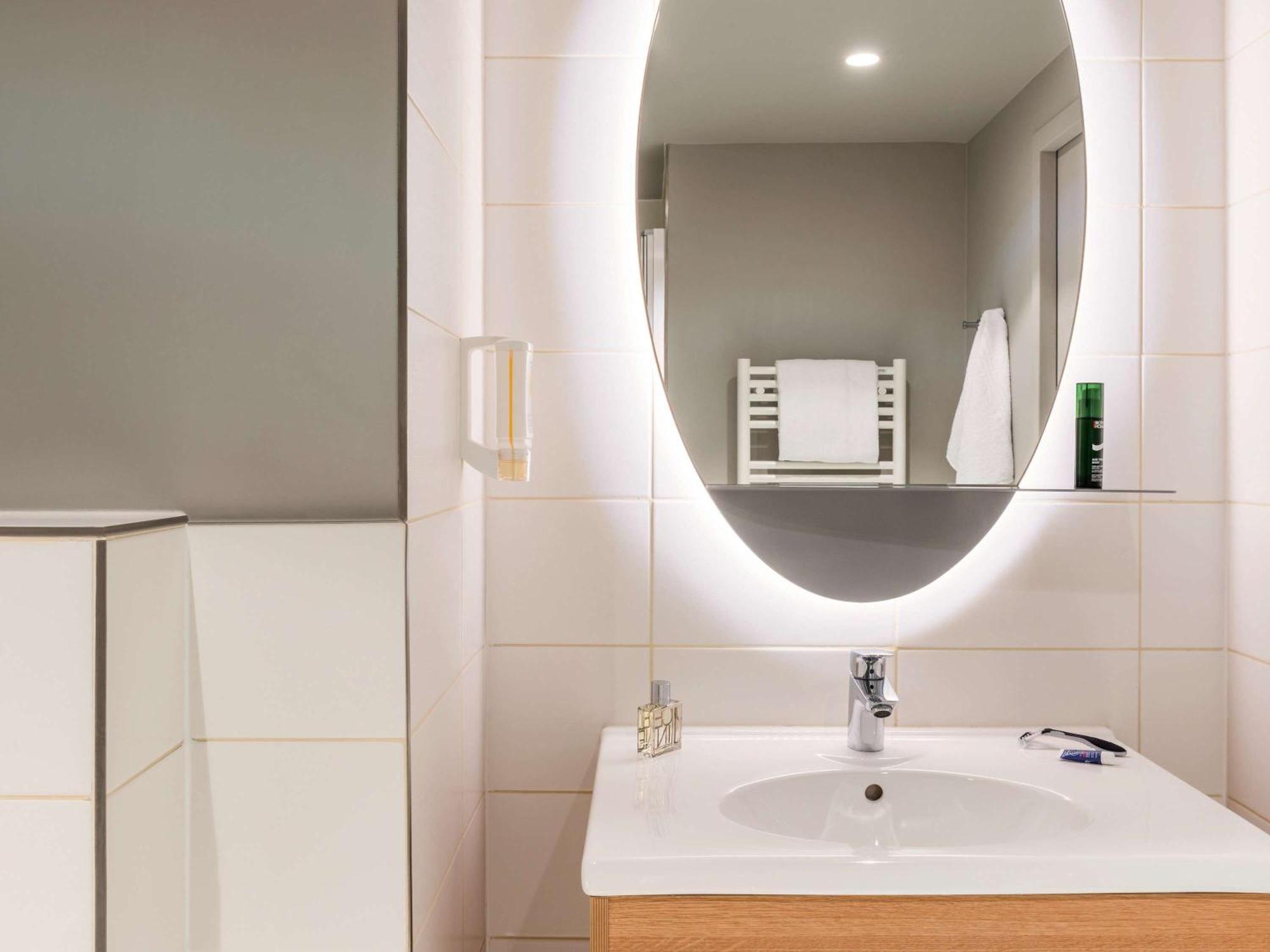 Adagio Access Hotel 3*